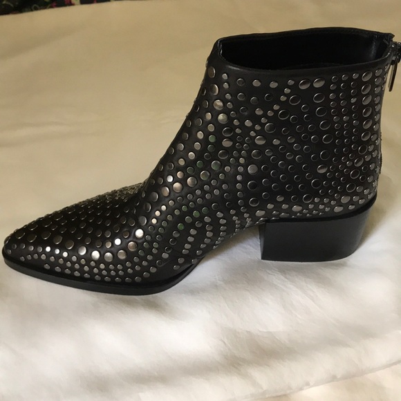 VINCE CAMUTO Ankle Boot 9M   NWB - Picture 3 of 8